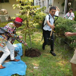 2025年 同窓会-記念植樹